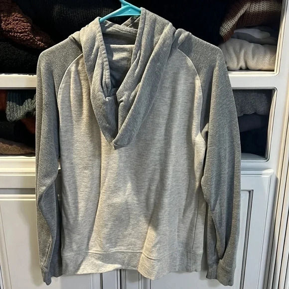 Gray woman’s hoodie - Picture 2 of 4